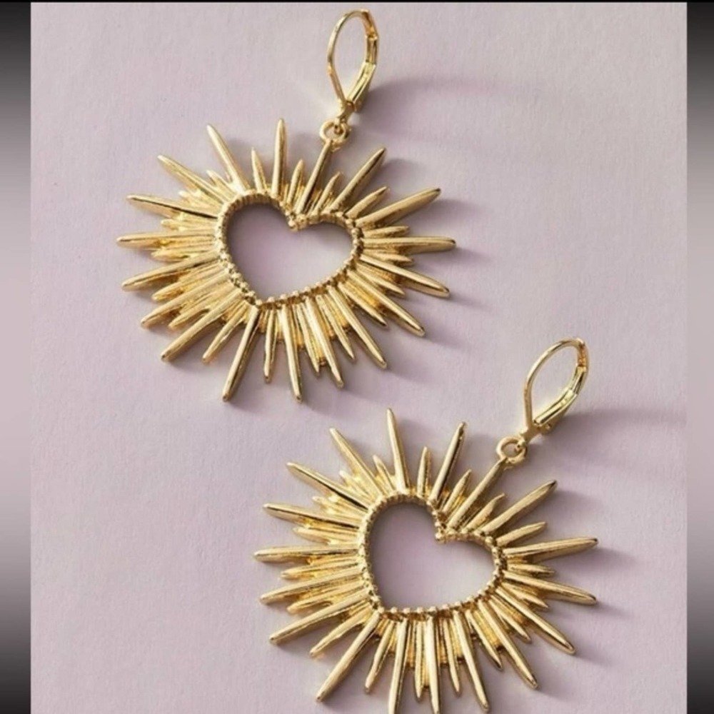 Gold-Tone Heart Sparks Hollow Out Earrings BRAND NEW